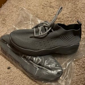 Grey light weigh shoes